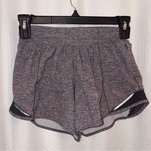 Lululemon Hotty Hot 2.5” shorts • heathered grey